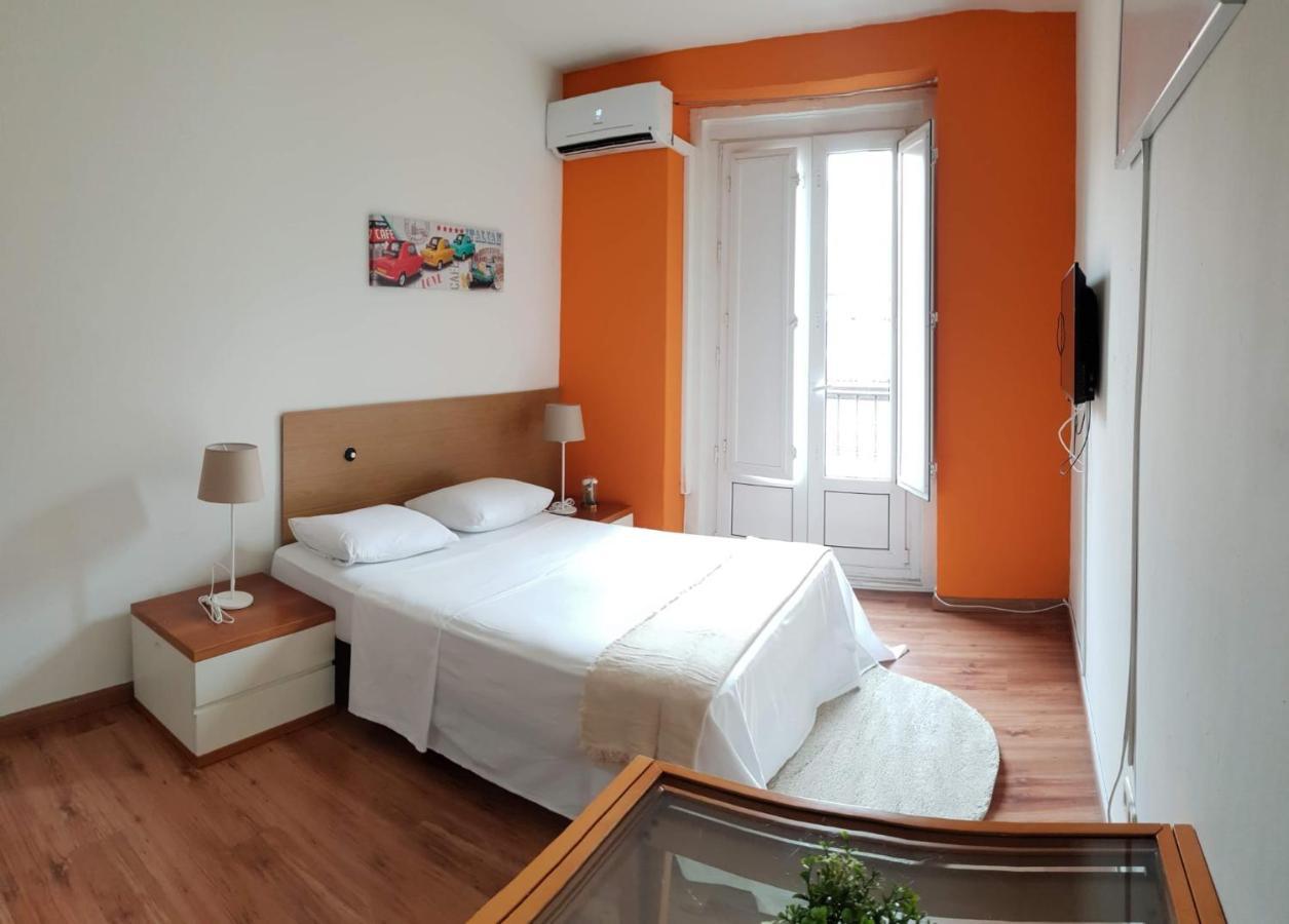 Apartamentos Fuencarral Madrid Extérieur photo